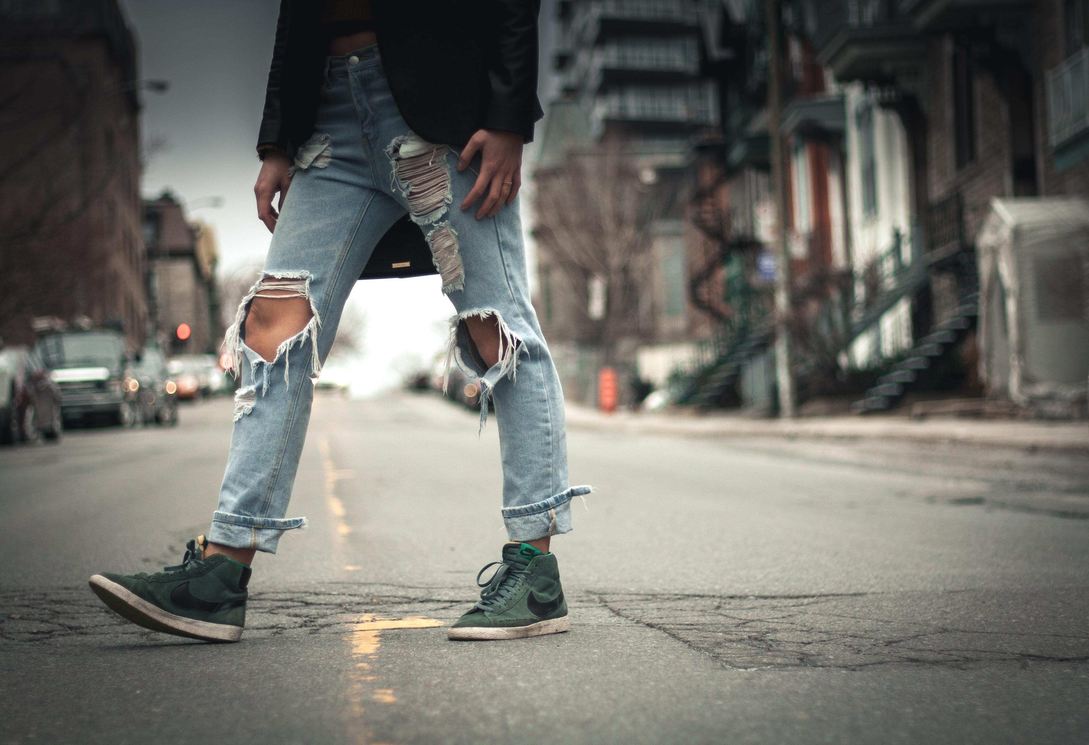 organ Ministerium Envision The Fascinating History of Ripped Jeans – LONGBIDA