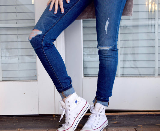 wear ripped jeans series 1